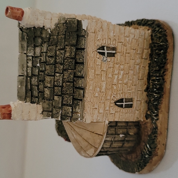 Vintage Lilliput- holly cottage 3.5"×3.5" - Picture 3 of 9